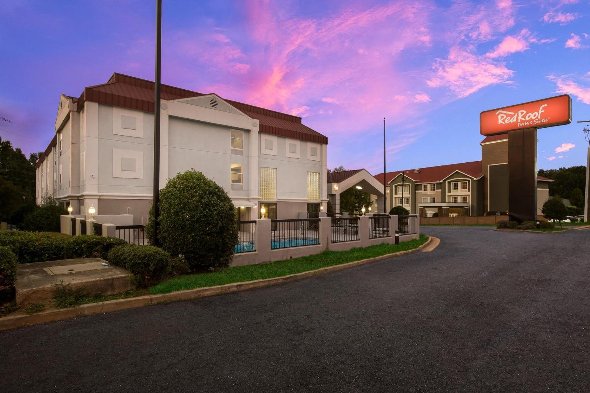 Red Roof Inn & Suites Newnan Luaran gambar