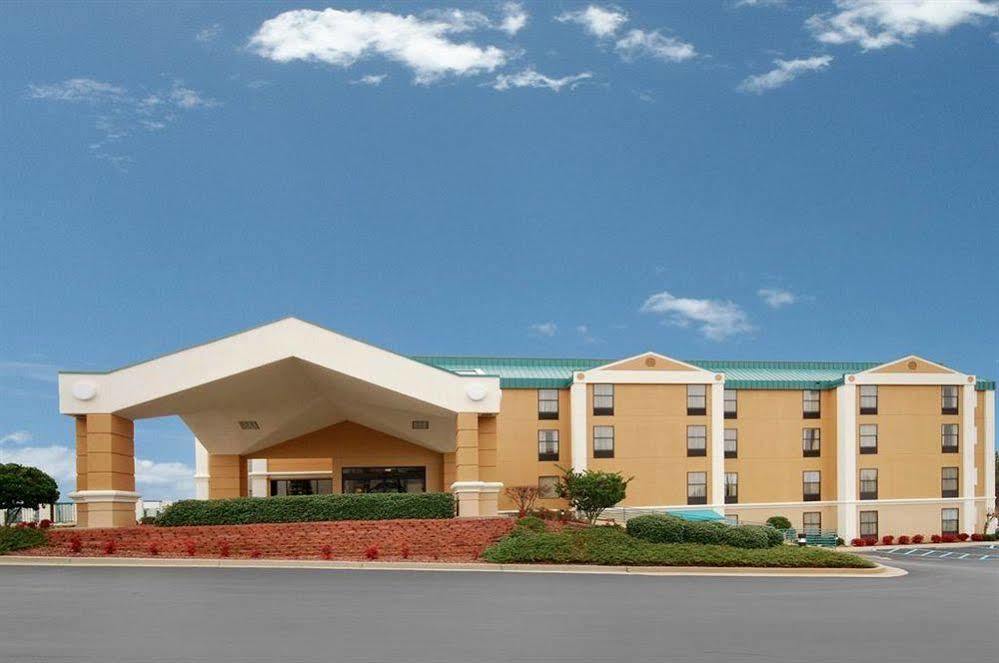 Red Roof Inn & Suites Newnan Luaran gambar